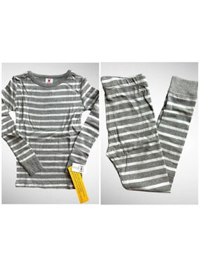 100% Cotton Holiday Pajama Sets (lot of 6 sets) in Gray/White Kids Size 6 Unisex